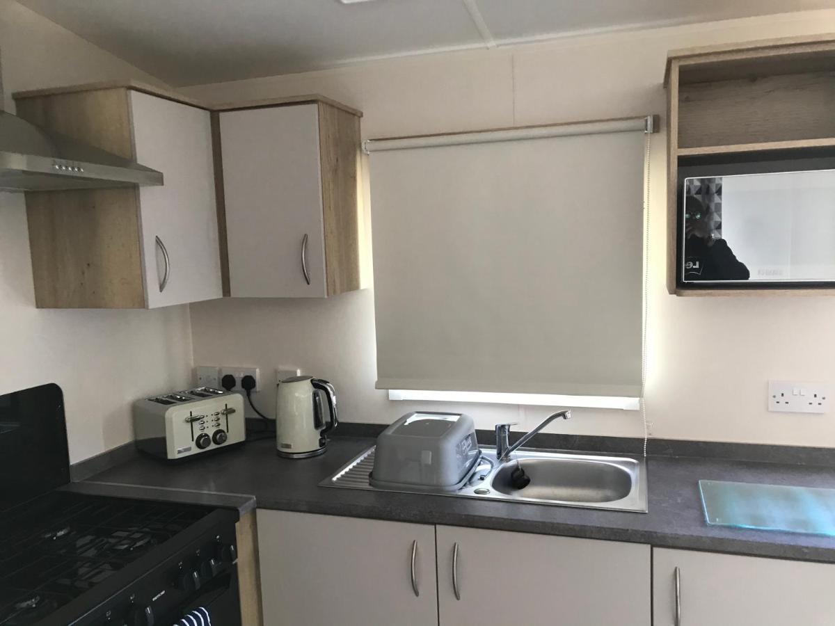 Exclusive 3 Bedroom Caravan, Sleeps 8 People At Parkdean Newquay Holiday Park, Cornwall, Uk Εξωτερικό φωτογραφία